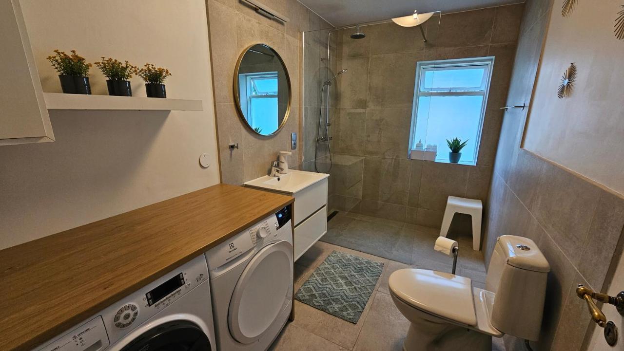 B&B Rooms Husavik 3 Eksteriør bilde